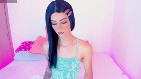 Snapshot of cloe_reminton_ chatting on 02-21-25, 06:07 CLOE REMINTON online show from 02-21-25, 06:07