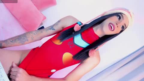 Snapshot of cloe_reminton_ chatting on 02-25-25, 09:53 CLOE REMINTON online show from 02-25-25, 09:53