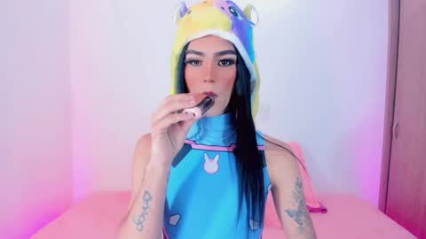 Snapshot of cloe_reminton_ chatting on 03-09-25, 03:43 CLOE REMINTON online show from 03-09-25, 03:43