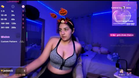 Snapshot of cloe_small08 chatting on 10-08-25, 01:47 cloe small online show from 10-08-25, 01:47