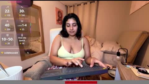 Snapshot of cloe_small08 chatting on 10-13-25, 04:34 cloe small online show from 10-13-25, 04:34