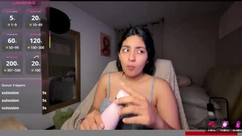 Snapshot of cloe_small08 chatting on 10-15-25, 07:52 cloe small online show from 10-15-25, 07:52