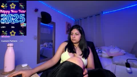 Snapshot of cloe_small08 chatting on 11-12-25, 06:14 cloe small online show from 11-12-25, 06:14