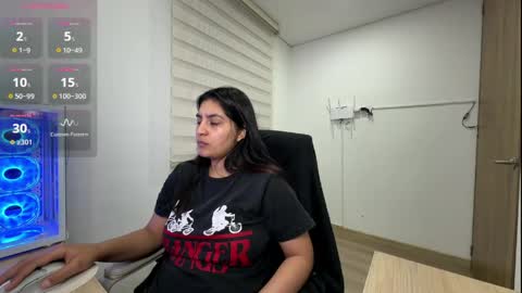 cloe small online show from 04-13-26, 07:36