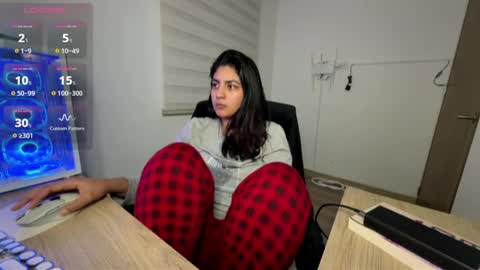 Snapshot of cloe_small08 chatting on 04-28-26, 08:41 cloe small online show from 04-28-26, 08:41