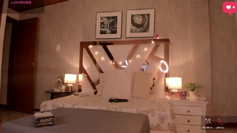 Cloe x Billy online show from 11-27-25, 08:00