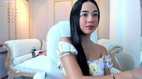 Snapshot of cloehap chatting on 01-31-25, 12:18 Cloe online show from 01-31-25, 12:18