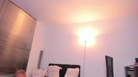 Cloe Katz online show from 10-23-25, 06:13