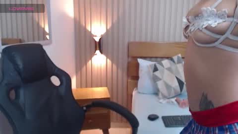 Snapshot of cloey07_ chatting on 12-05-25, 03:37 C L O E Y online show from 12-05-25, 03:37