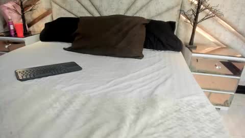 Snapshot of clohebell chatting on 03-04-26, 12:44 Clohe the wonder online show from 03-04-26, 12:44