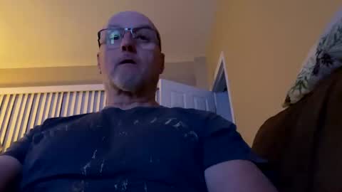 Snapshot of closetbicd chatting on 02-24-25, 10:26 Closetbicd online show from 02-24-25, 10:26