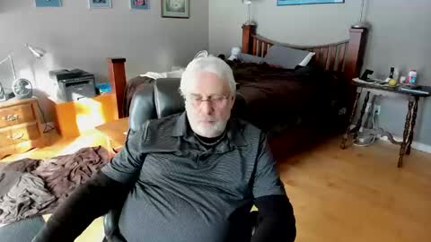 Snapshot of cloudalert62 chatting on 02-20-25, 06:13 cloudalert62 online show from 02-20-25, 06:13