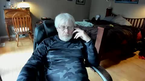 Snapshot of cloudalert62 chatting on 03-09-25, 04:00 cloudalert62 online show from 03-09-25, 04:00