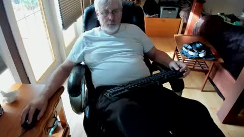 Snapshot of cloudalert62 chatting on 11-02-25, 06:43 cloudalert62 online show from 11-02-25, 06:43