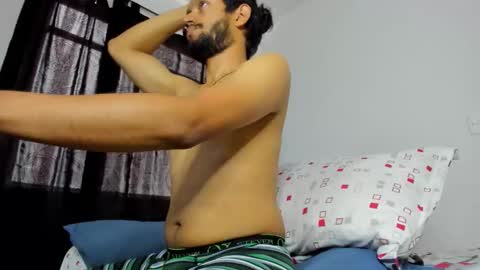 Snapshot of cloudy_pigdude chatting on 10-02-25, 06:26 CRISTIAN online show from 10-02-25, 06:26