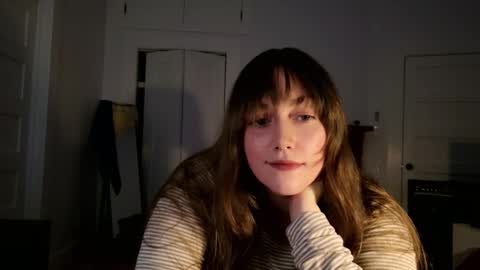 Snapshot of clover_tully chatting on 02-06-26, 06:18 Clover online show from 02-06-26, 06:18