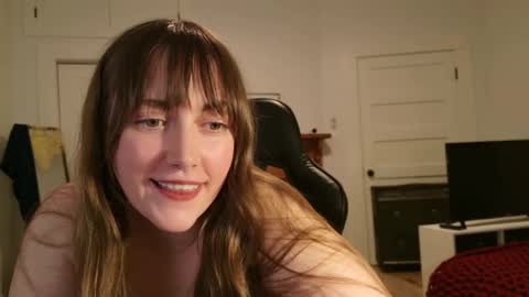 Snapshot of clover_tully chatting on 02-15-26, 07:49 Clover online show from 02-15-26, 07:49