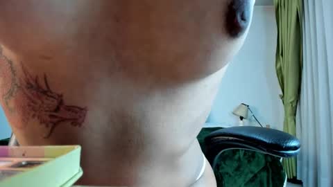 Snapshot of clown_face chatting on 02-18-25, 03:42 emely dolce online show from 02-18-25, 03:42