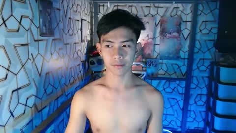 Snapshot of clyde_twinkx chatting on 01-07-26, 06:43 clyde_twinkx online show from 01-07-26, 06:43