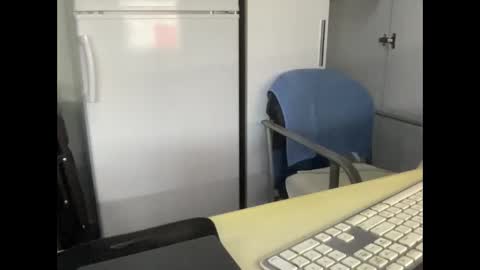 Coach Karl Porn Star Tip me all the way to my next trip online show from 10-26-25, 12:05