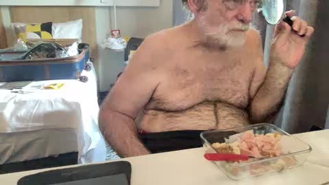 Snapshot of coach_karl chatting on 01-18-26, 01:04 Coach Karl Porn Star Tip me all the way to my next trip online show from 01-18-26, 01:04