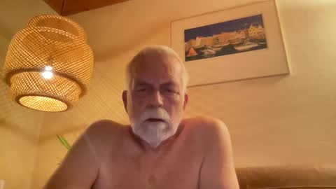 Snapshot of cock1955 chatting on 01-10-26, 12:12 jerk with a happy ending online show from 01-10-26, 12:12