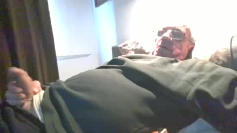 cock9635 online show from 02-05-25, 10:08