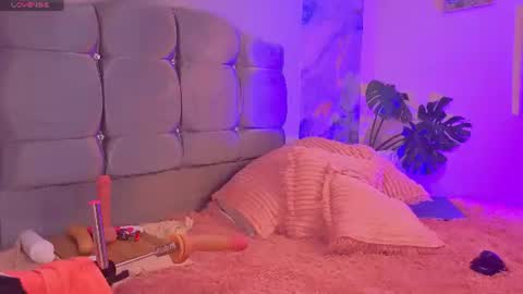 Valerie  nenitasexy online show from 06-12-26, 06:01