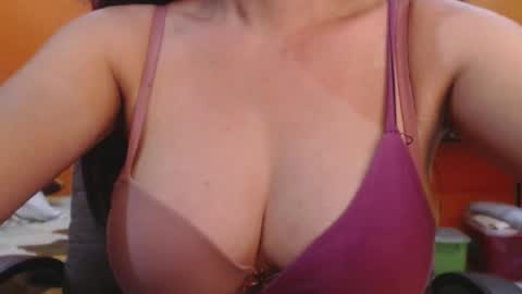 Snapshot of cocktits69 chatting on 01-08-25, 11:09 titanis online show from 01-08-25, 11:09