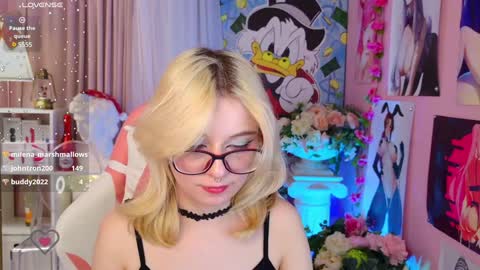 Snapshot of coconut_mia chatting on 12-21-24, 12:20 Mia online show from 12-21-24, 12:20