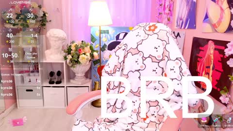 Snapshot of coconut_mia chatting on 01-19-25, 12:17 Mia online show from 01-19-25, 12:17