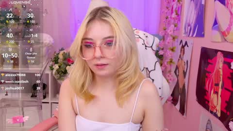 Snapshot of coconut_mia chatting on 01-25-25, 03:51 Mia online show from 01-25-25, 03:51