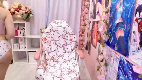 Snapshot of coconut_mia chatting on 09-19-25, 03:24 Mia online show from 09-19-25, 03:24