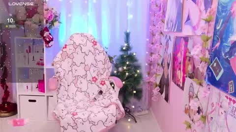 Mia online show from 12-05-25, 03:09