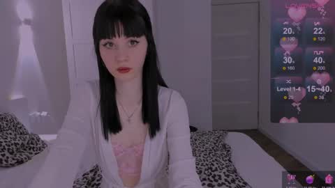 Snapshot of coddleweeper chatting on 02-10-25, 12:39 Hello guys my name is Coddle online show from 02-10-25, 12:39