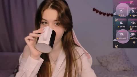 Snapshot of coddleweeper chatting on 10-16-25, 02:40 Hello guys my name is Coddle online show from 10-16-25, 02:40