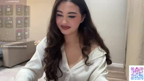 Yumi online show from 04-23-26, 11:40