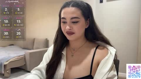 Snapshot of coffee_wihtout_milk chatting on 05-27-26, 10:40 Yumi online show from 05-27-26, 10:40