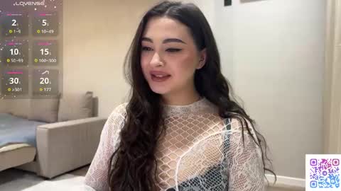 Snapshot of coffee_wihtout_milk chatting on 05-31-26, 10:44 Yumi online show from 05-31-26, 10:44