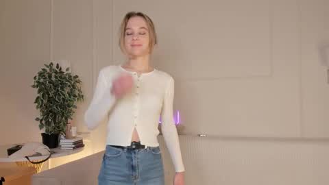 Snapshot of colbylevering chatting on 03-18-26, 07:33 Kate online show from 03-18-26, 07:33