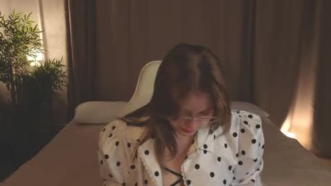 Collen Mon Tue Wed Thu Fri GMT 3 0300am - 0900am  online show from 03-27-26, 04:51