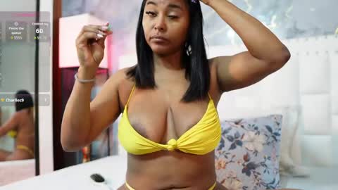 Snapshot of colombia_mommy_ chatting on 05-14-26, 12:23 GRETCHEN online show from 05-14-26, 12:23