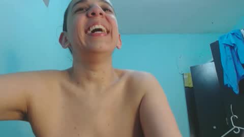 Colombian Hot online show from 10-15-25, 12:44