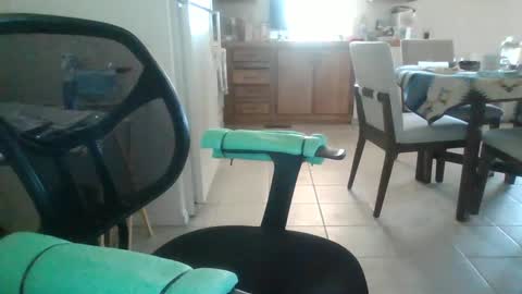 Snapshot of comeonmymouth chatting on 12-15-24, 07:53 comeonmymouth online show from 12-15-24, 07:53