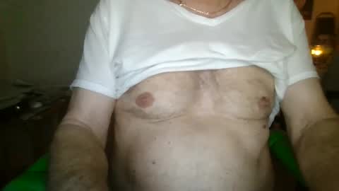 Snapshot of comeonmymouth chatting on 02-06-25, 02:00 comeonmymouth online show from 02-06-25, 02:00