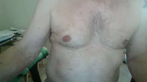 Snapshot of comeonmymouth chatting on 02-06-25, 05:51 comeonmymouth online show from 02-06-25, 05:51