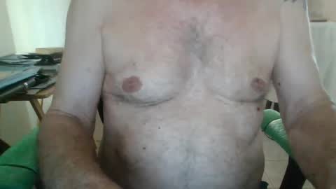 Snapshot of comeonmymouth chatting on 09-24-25, 04:43 comeonmymouth online show from 09-24-25, 04:43