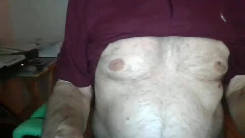 Snapshot of comeonmymouth chatting on 11-15-25, 02:42 comeonmymouth online show from 11-15-25, 02:42