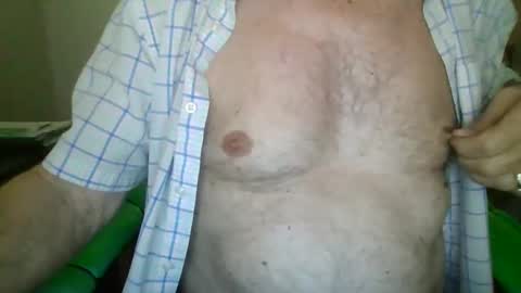 Snapshot of comeonmymouth chatting on 02-12-26, 12:05 comeonmymouth online show from 02-12-26, 12:05