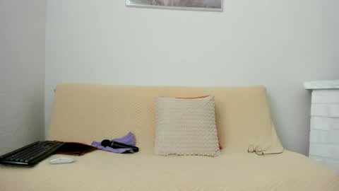 conie28  online show from 06-19-26, 06:56